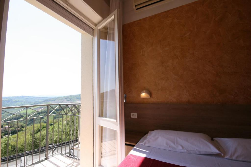 Albergo Centopini Gemmano Ruang foto