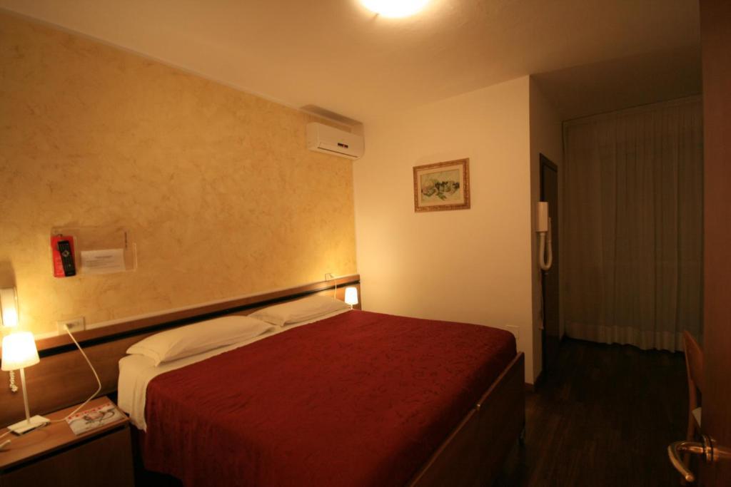 Albergo Centopini Gemmano Ruang foto