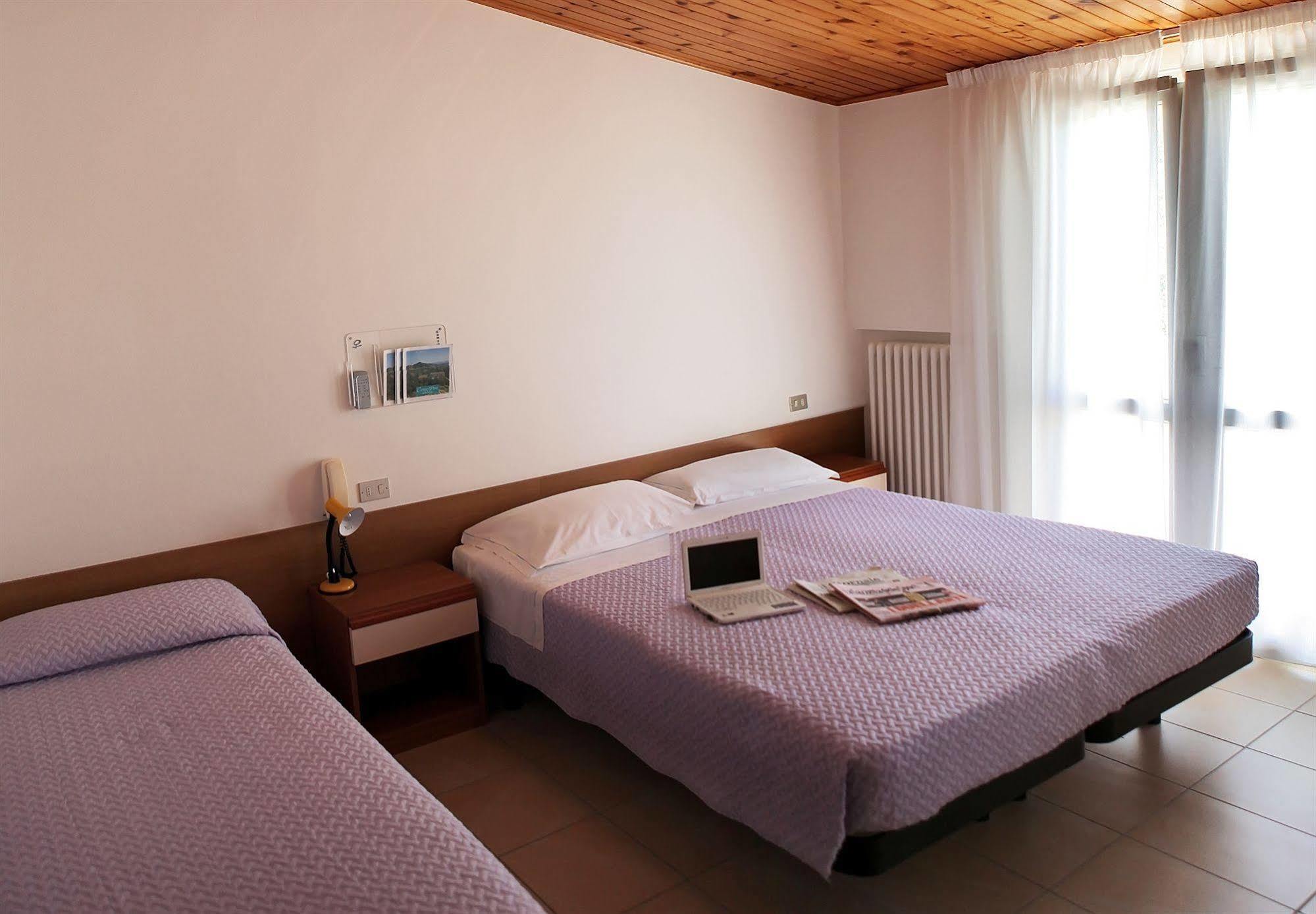Albergo Centopini Gemmano Bagian luar foto